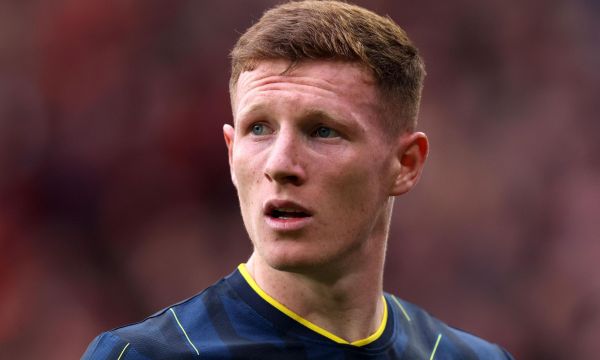 Хау съжалява за Андерсън