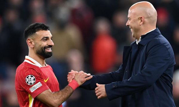 Играчите на Ливърпул подкрепят Слот