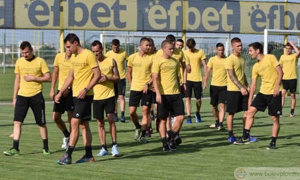 Ботев Пловдив замина за лагера във Велинград без трима играчи