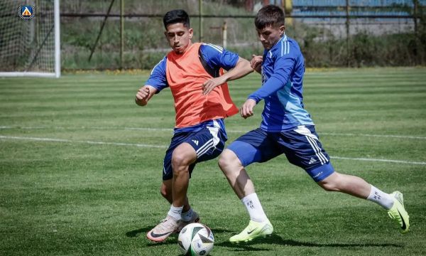 Митков и Охене тренират с Левски