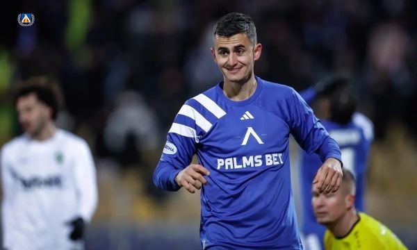 Футболната общественост с подкрепа към Георги Костадинов