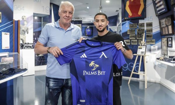 Официално: Левски анонсира позирал с екипа на ЦСКА