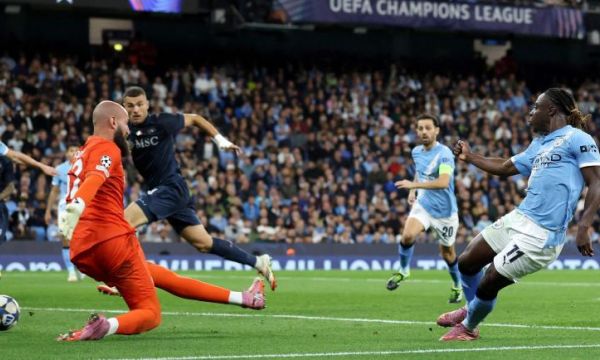 Сити би 10 от Наполи, Айнтрахт обърна Галатасарай