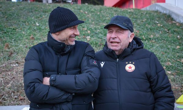 Марто Петров говори с играчите на ЦСКА преди предстоящия мач