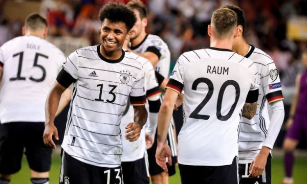 Германия вкара 6 на доскорошния водач в класирането