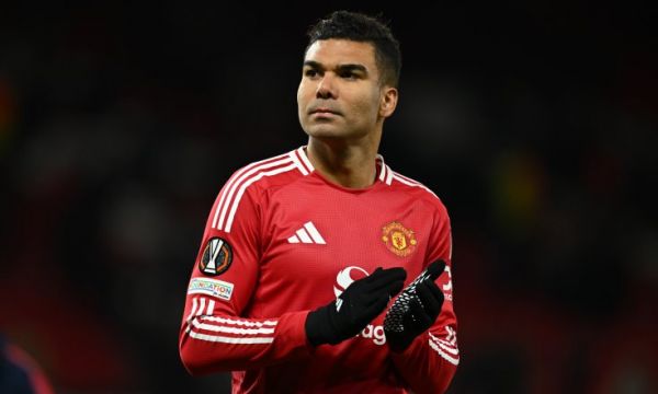 Манчестър Юнайтед е готов да се раздели с Каземиро