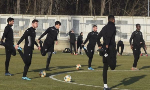 Локо Пловдив започва с двама нови в понеделник