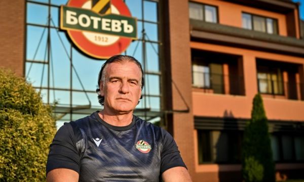 Томаш няма да води Ботев срещу Левски, Цветанов призова бултрасите за подкрепа