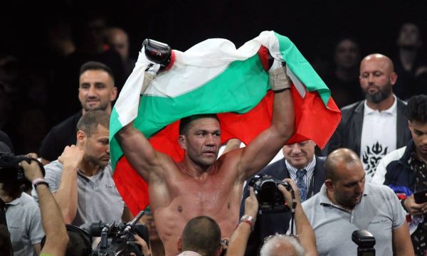 Кобрата се наложи по точки над поляка Анджей Вавжик