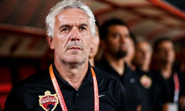 Легенда на Милан сред опциите за нов треньор на Лудогорец