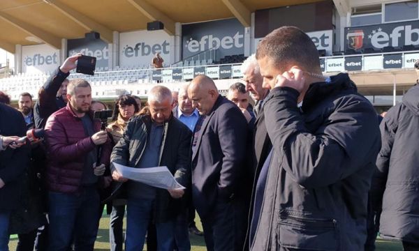 Премиерът се срещна с ръководството на Локо Пловдив и феновете на отбора