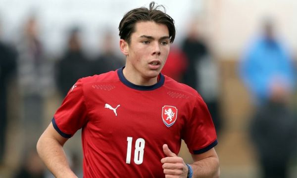 Династията Буфон във футбола продължава