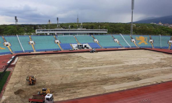 Кралев: Националният стадион ще има нова уникална настилка