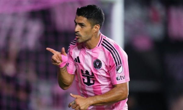 Суарес получи още три мача наказание