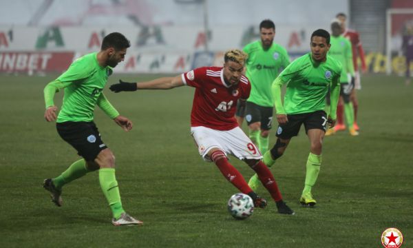 ЦСКА се справи с Черно море и вече е само на три точки от Лудогорец (видео)