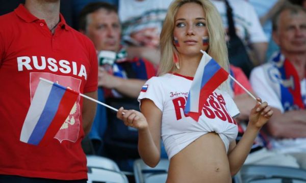 Говорителят на Путин: Руските жени сами ще решат, дали да контактуват с чужденци 