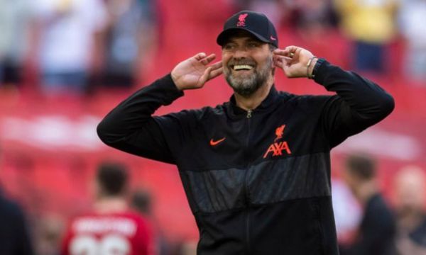 Клоп разказа за ролята на съпругата си в новия договор