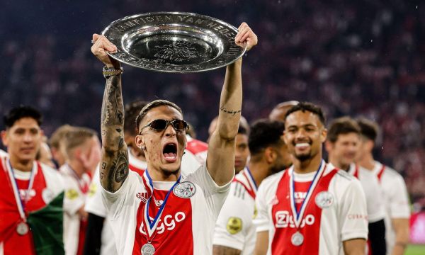   Ман Юнайтед обсъжда покупката на Антони