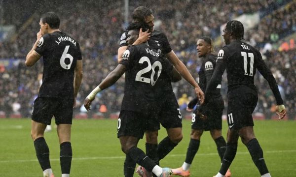 Тотнъм се справи с Лийдс