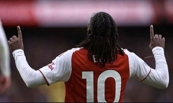 Езе наказа бившия си отбор с Арсенал