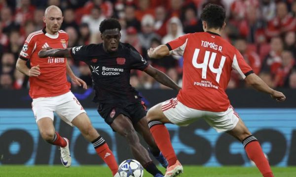 Байер с първи три точки в Бенфика