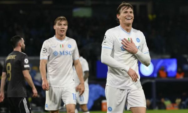 МакТоминей пак блести в победа на Наполи