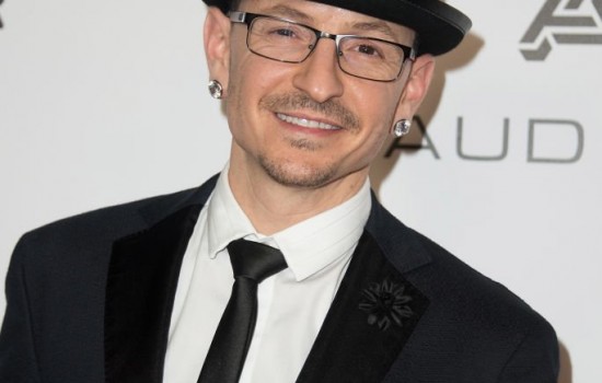 Ипсуич реагира на смъртта на солиста на Linkin Park 
