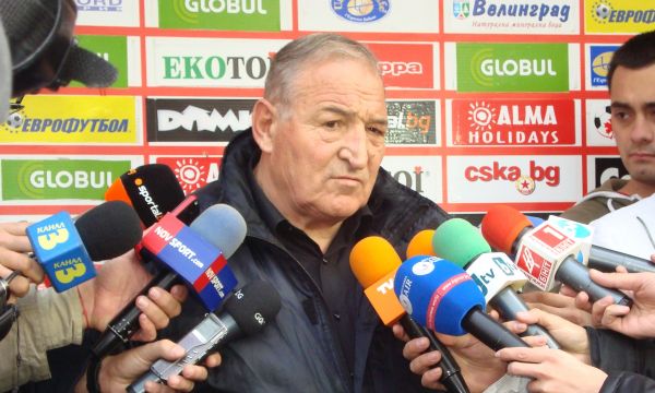 Димитър Пенев: Ако новият треньор на ЦСКА е чужденец - ще има двама преводачи