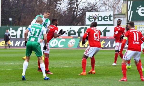 ЦСКА се провали срещу Берое - титлата все по-далеч от армейците (видео)