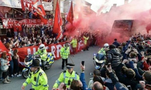 Фенове на Ливърпул са атакували автобуса на Сити