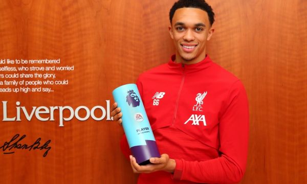 Александър - Арнолд е Играч на ВЛ за декември