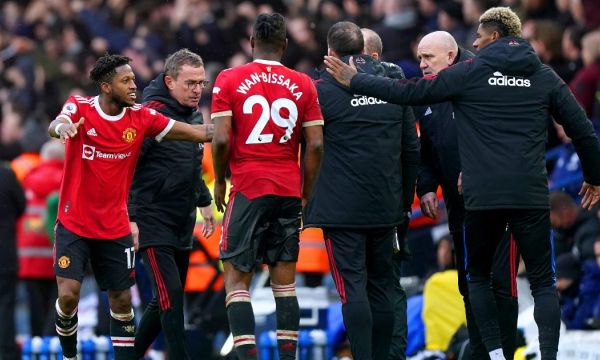 Полицията задържа деветима след Лийдс – Ман Юнайтед