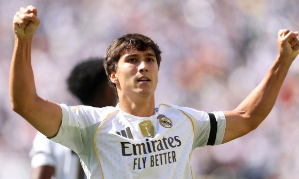 Лийдс се присъединява към Вила в битка за звезда на Реал Мадрид