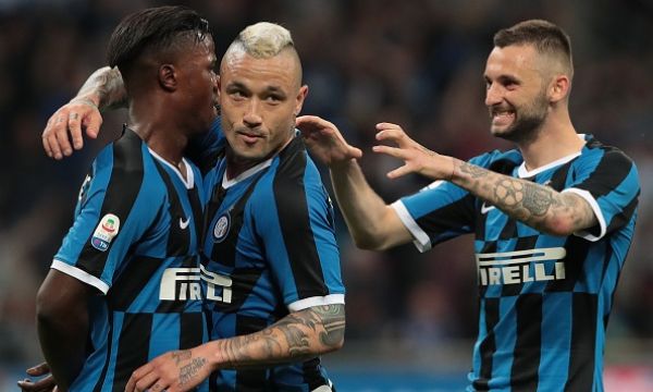 Трудна победа донесе на Интер място в Шампионска лига