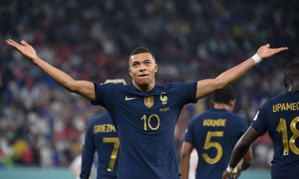 Франция прескочи своята група, след втори пореден успех (видео)
