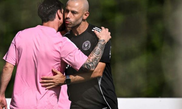 Меси отново тренира