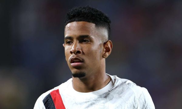 Савиньо спешно прати агента си в Тотнъм