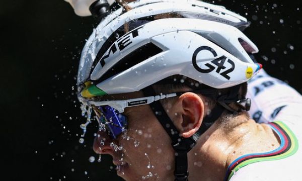 Погачар си върна жълтата фланелка 