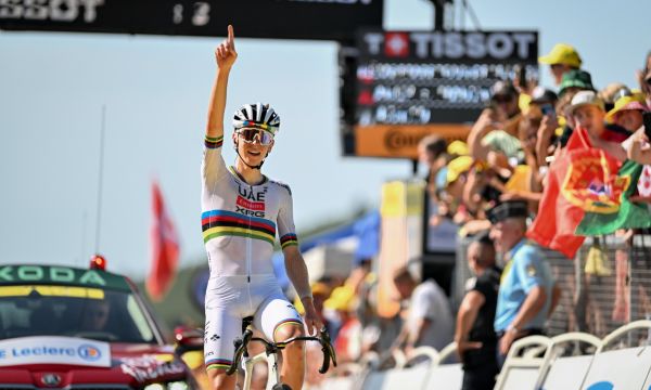 Погачар размаза съперниците си в първия планински етап