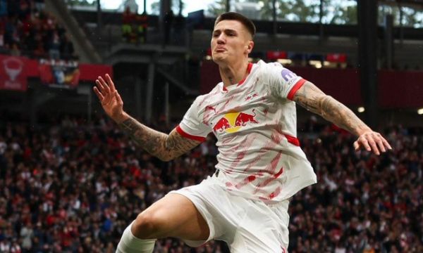 Ман Юнайтед и Шешко съгласуваха договор до 2030 г. 