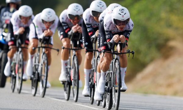 ОАЕ Емирейтс спечели петия етап от Вуелта 2025