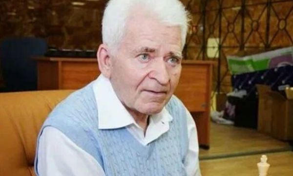 Почина Борис Спаски