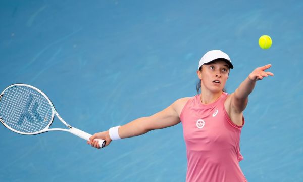 Швьонтек се класира за 1/4-финалите на Australian Open