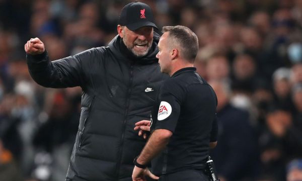 ФА обвини Клоп в неподходящо поведение 