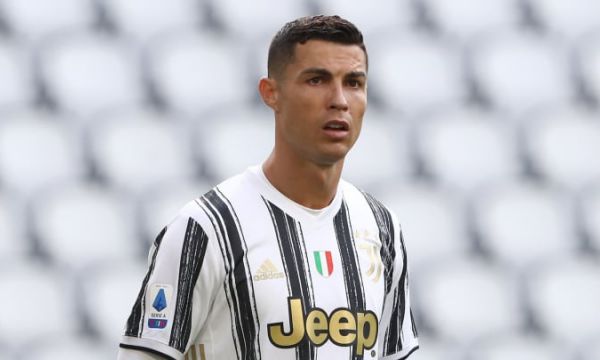 Невил е против връщането на Роналдо в Ман Юнайтед 