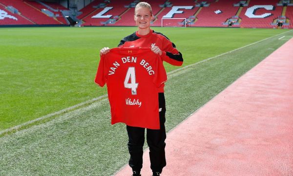 Ван ден Берг ще получи шанс за първия отбор на Ливърпул