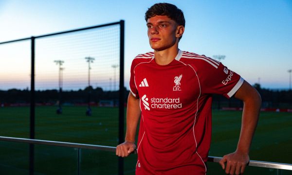 Ливърпул обмисля покупката на централен защитник 