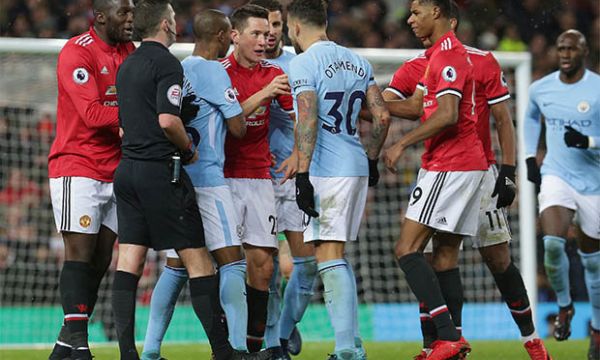 Невил: Сити бе отбор от друго ниво 