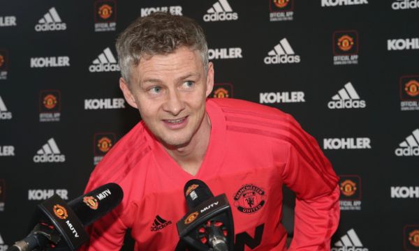 Солскяер се надява феновете да не провалят мача с Фулъм