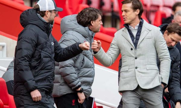  Клоп съчувства на Паркър